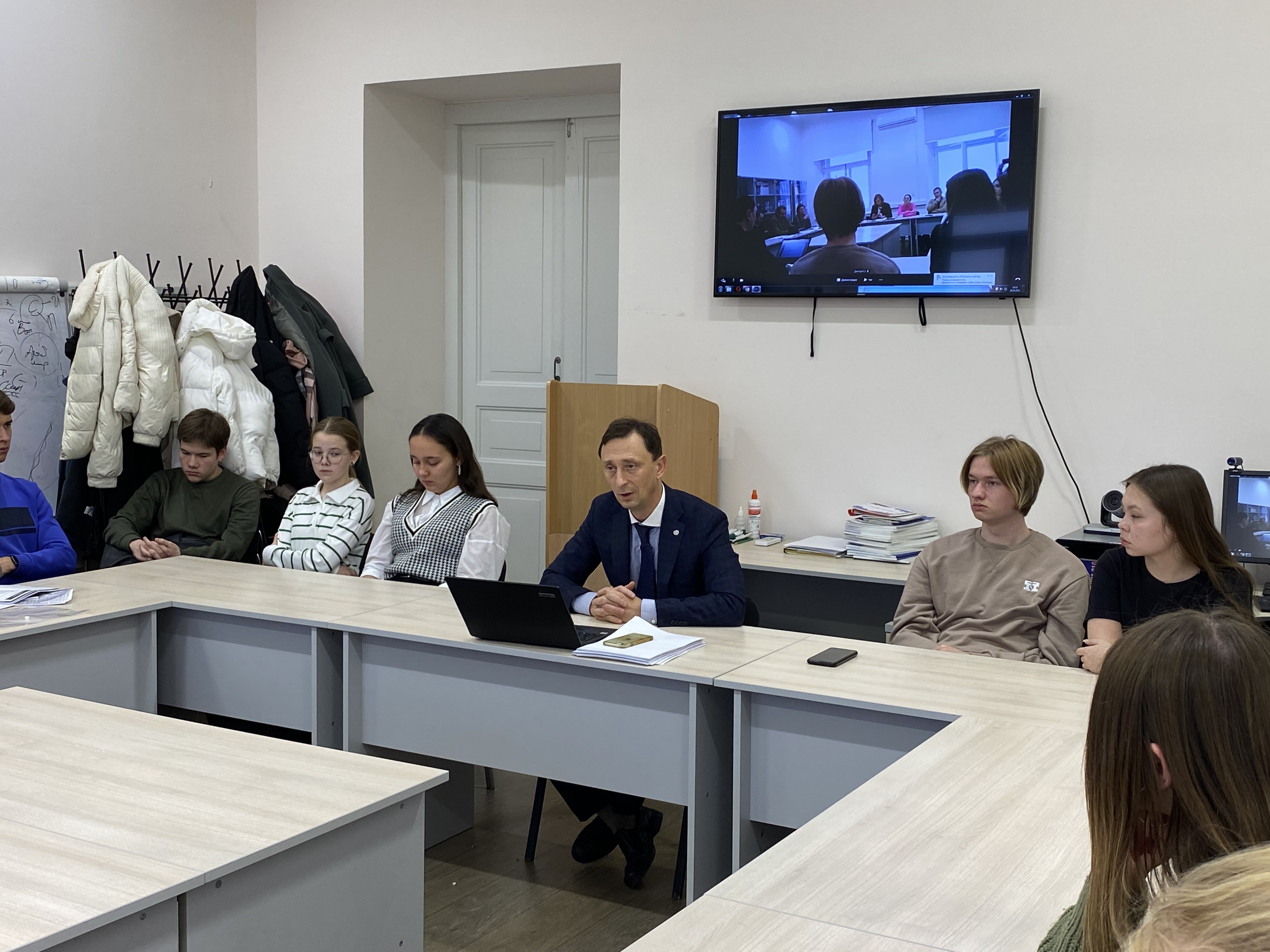 В рамках I Международного конгресса социально-политических исследователей тюркского мира прошла секция 'Динамика развития евразийской миграционной системы' В рамках I Международного конгресса социально-политических исследователей тюркского мира прошла секция 'Динамика развития евразийской миграционной системы'