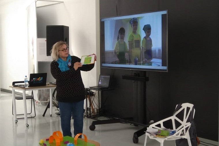 Преподаватели Елабужского института выступили спикерами на Всероссийском фестивале Milmax Science Kazan 2022 Преподаватели Елабужского института выступили спикерами на Всероссийском фестивале Milmax Science Kazan 2022