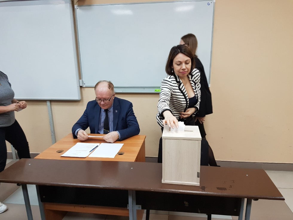 На Ученом совете в первую очередь обсуждались вопросы, связанные с деятельностью КФУ в условиях предупреждения распространения новой коронавирусной инфекции (2019-NCOV) На Ученом совете в первую очередь обсуждались вопросы, связанные с деятельностью КФУ в условиях предупреждения распространения новой коронавирусной инфекции (2019-NCOV)