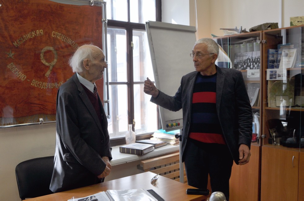 � ������ � ����� ��� ��������� 9 ��������� ��������� ��� (1944 ���� �������), �������, �������� � ������� ������ �������� ����, ����� ���������� �����, ����������� �����-���������� ����, ����������� ������ ������ ���� ������� �������������� �������