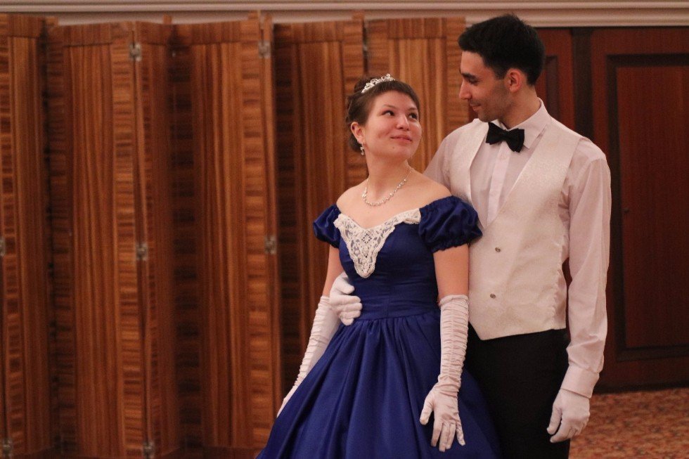 Sumptuous Spring Ball Revives Nineteenth Century Atmosphere