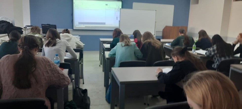 � ���������� ������������ �� ���������� �����