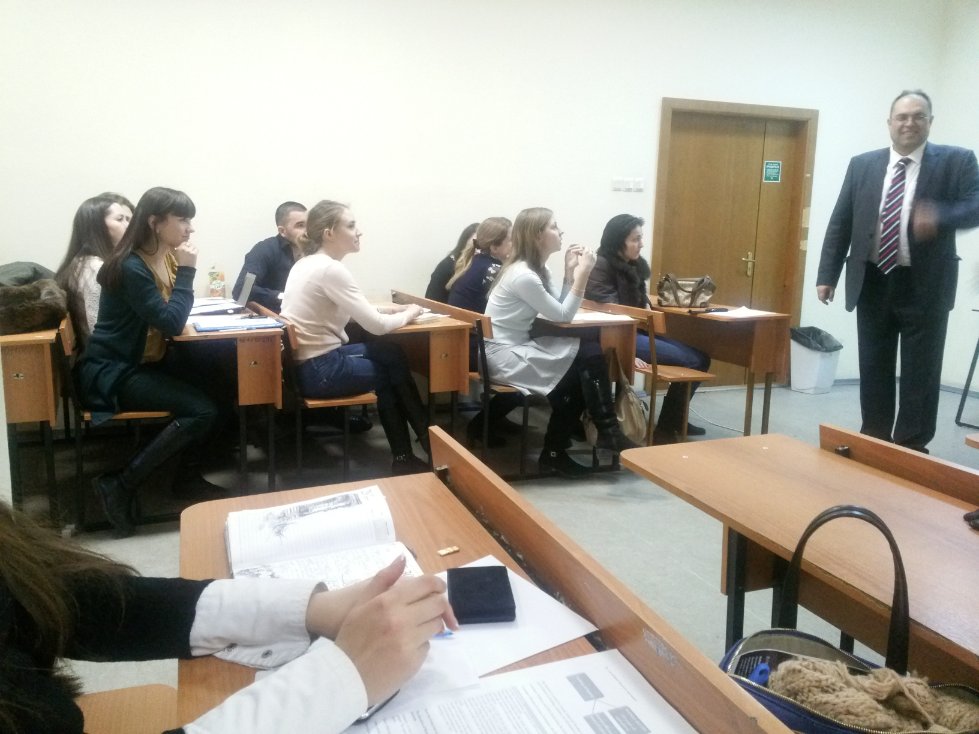 ������� ���� '���� �� � ��� ���������' ����� ������������ ����������� '����, ������ � �����' � '����� � ���������� ����������' ��� ������������ �������������� ������������� ����������� �������� PricewaterhouseCoopers