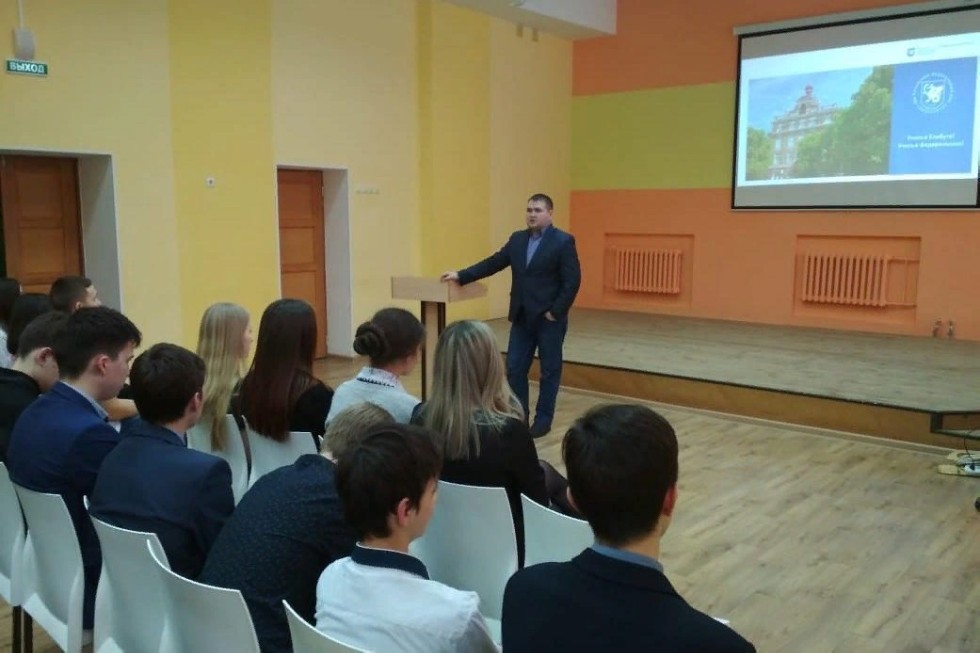 Продолжаются встречи с будущими абитуриентами Продолжаются встречи с будущими абитуриентами