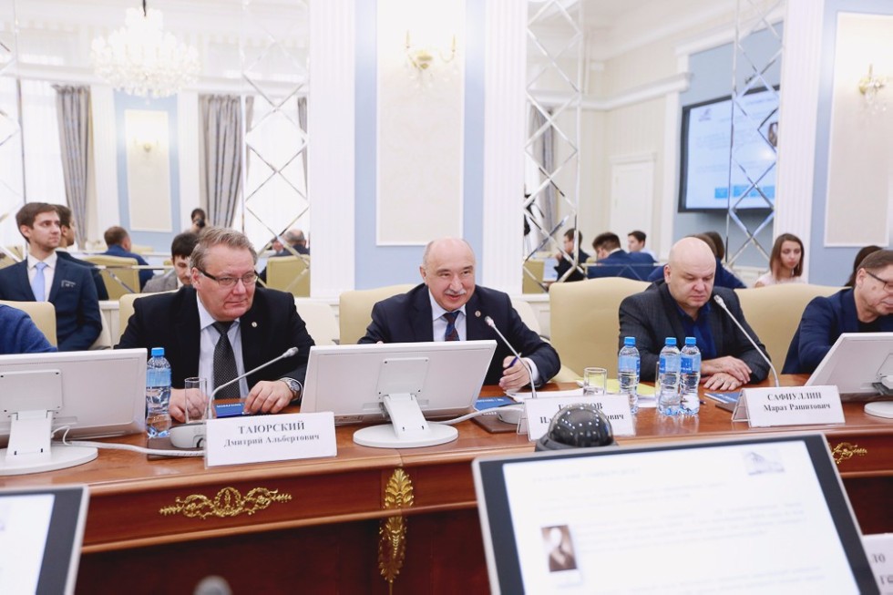 Dean of Sberbank Corporate University and Project 5-100 Expert Valery Katkalo Visited Kazan University