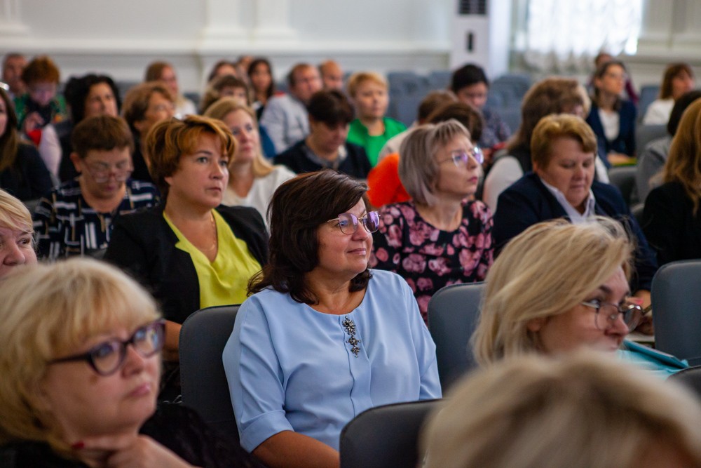 В Елабужском институте КФУ прошла встреча с Голубицким А.В., директором МБОУ СОШ 'Школа будущего' В Елабужском институте КФУ прошла встреча с Голубицким А.В., директором МБОУ СОШ 'Школа будущего'