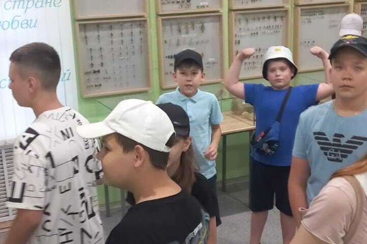 Воспитанники 'Нового поколения' в Зоологическом музее ЕИ КФУ Воспитанники 'Нового поколения' в Зоологическом музее ЕИ КФУ