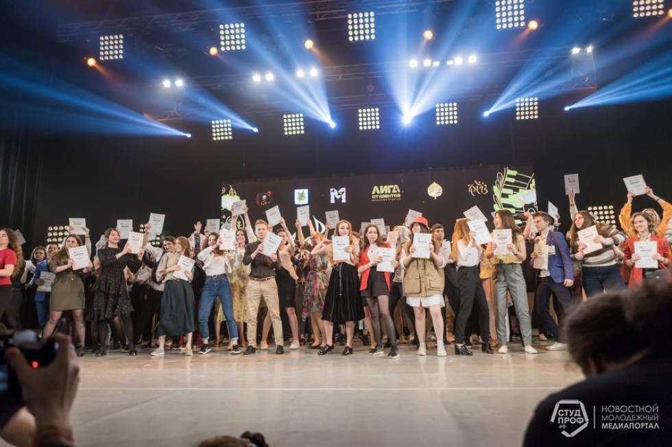 С каждой весной больше побед! С каждой весной больше побед!