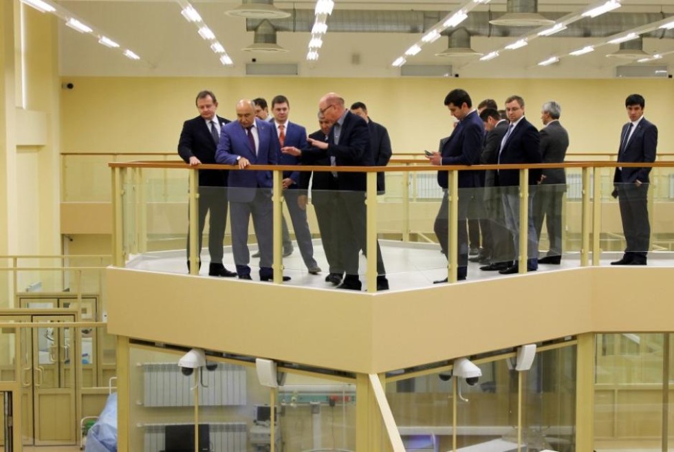 Uzbekistani Delegation at the KFU Biomedical Cluster