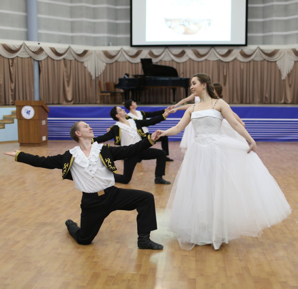 В преддверии Нового года? В преддверии Нового года?