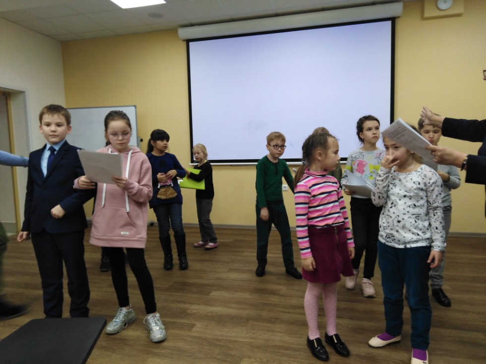 Актерский состав детского театра КФУ 'Радуга' работает над новым спектаклем Актерский состав детского театра КФУ 'Радуга' работает над новым спектаклем