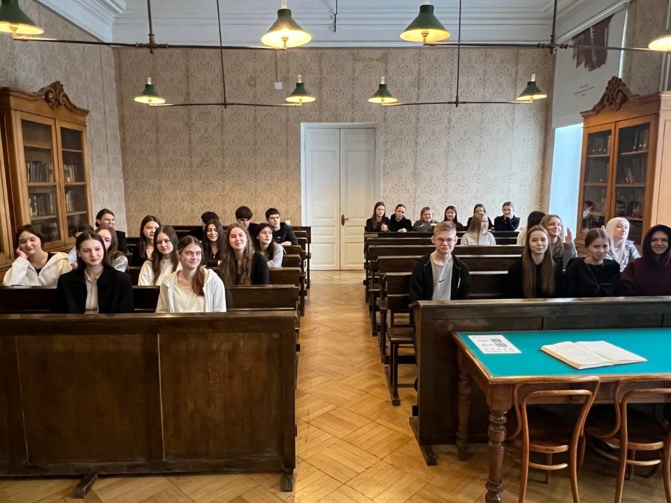 Экскурсия в музей КФУ Экскурсия в музей КФУ