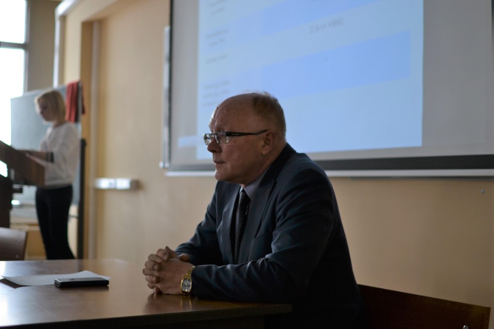 ������ ����� ����