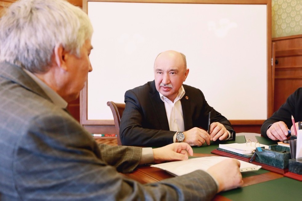 Kazan University and Skoltech Center for Photonics and Quantum Materials Plan Joint Curricula