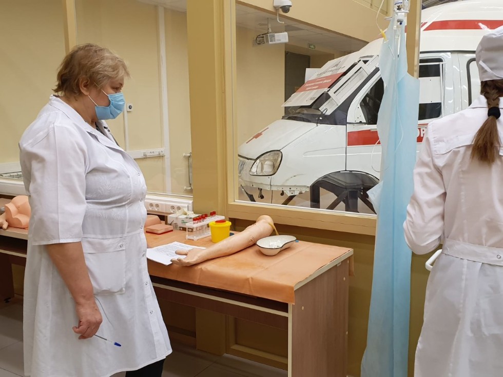 В ИФМиБ КФУ прошла сертификация на должности среднего медицинского персонала В ИФМиБ КФУ прошла сертификация на должности среднего медицинского персонала