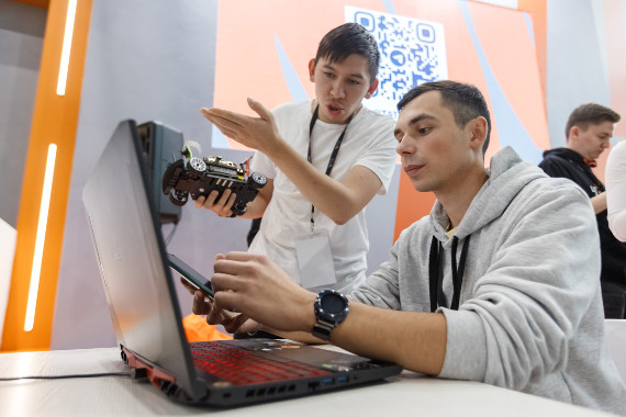 Команда Набережночелнинского института Казанского федерального университета заняла 3 место в гонке беспилотных мини-автомобилей LetaiRacing ,гонки беспилотных мини-автомобилей,Kazan Digital Week 2023