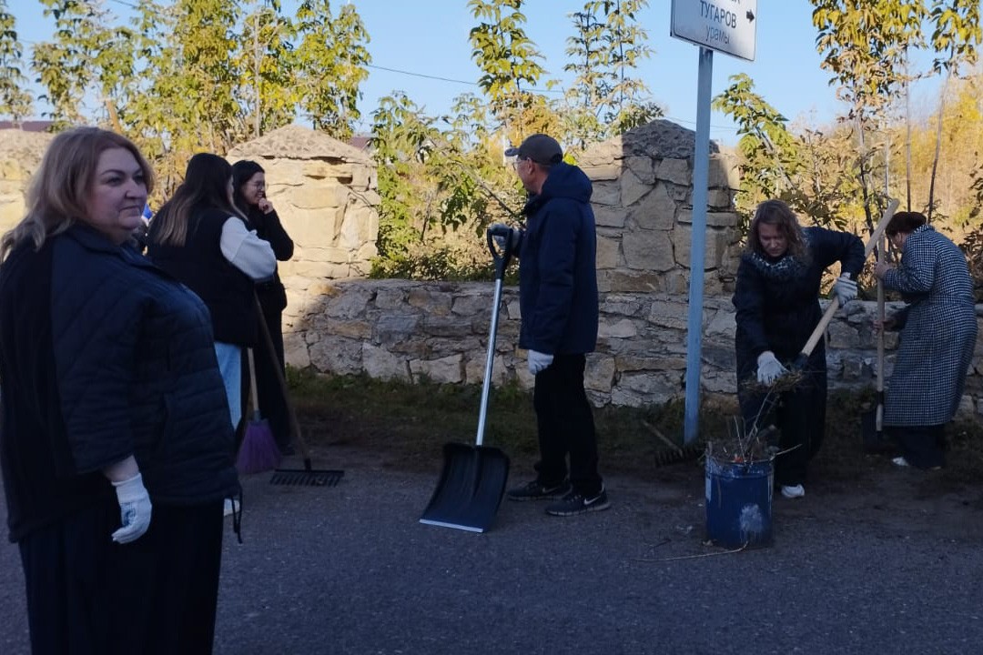 'Чистая среда': преподаватели и студенты Елабужского института КФУ вышли на экологическую акцию 'Чистая среда': преподаватели и студенты Елабужского института КФУ вышли на экологическую акцию