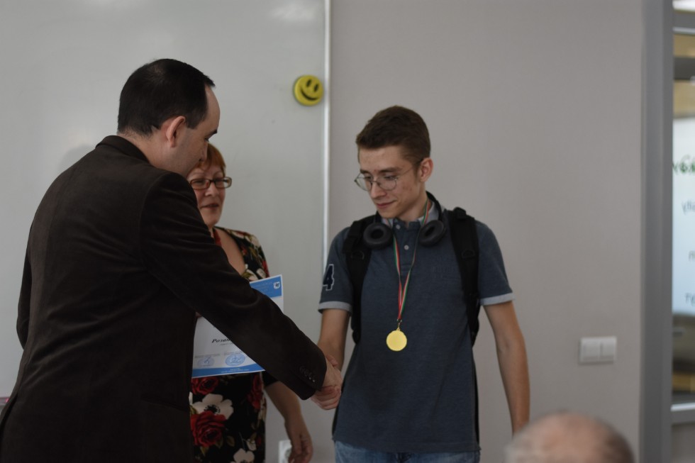 ����� ��������� ���� ������������� 