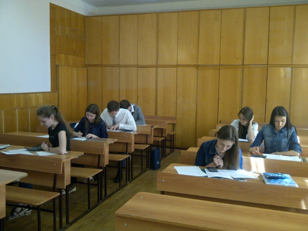 Кафедра управленческого учета и контроллинга поздравляет победителей региональной очно-заочной студенческой Олимпиады по управленческому учету. Кафедра управленческого учета и контроллинга поздравляет победителей региональной очно-заочной студенческой Олимпиады по управленческому учету.