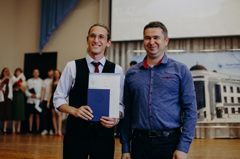 Состоялось торжественное вручение дипломов выпускникам бакалавриата по направлению Состоялось торжественное вручение дипломов выпускникам бакалавриата по направлению