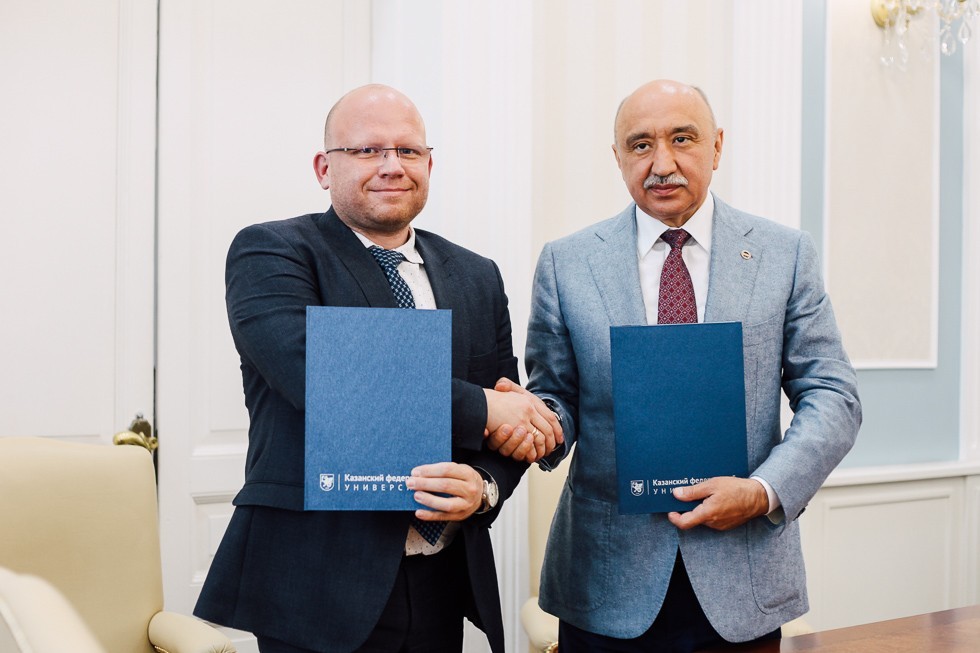 ����������