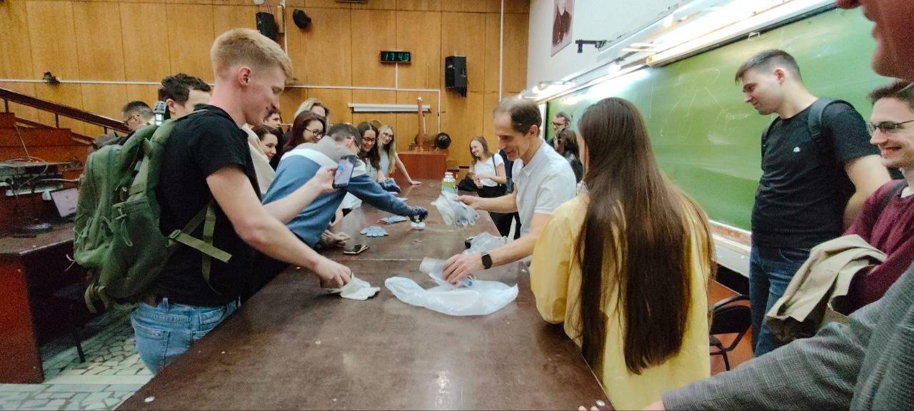 Третий день Quantum Week 2025 в Институте физики завершён! Третий день Quantum Week 2025 в Институте физики завершён!