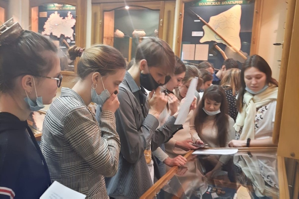 Образовательная экскурсия 'Елабужское городище: изучение и сохранение наследия древних болгар' и увлекательный квест 'Средневековая история Алабуги' Образовательная экскурсия 'Елабужское городище: изучение и сохранение наследия древних болгар' и увлекательный квест 'Средневековая история Алабуги'