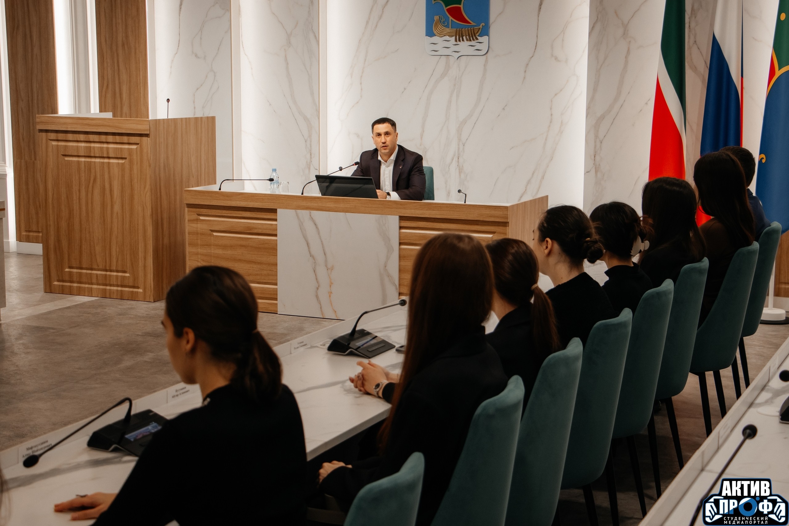 Экскурсия в мэрию без галстуков Экскурсия в мэрию без галстуков