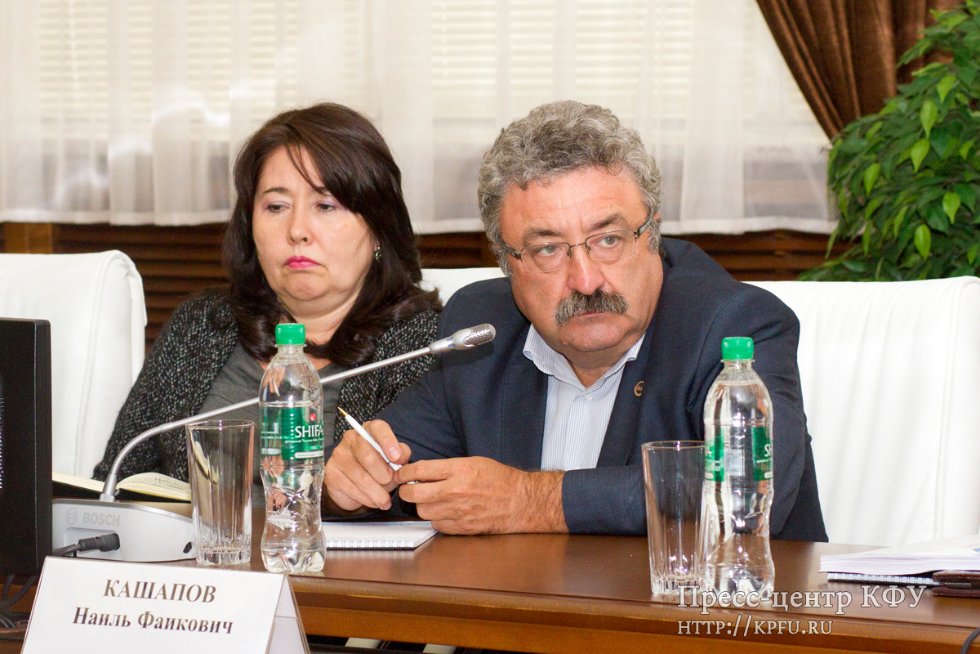 Александр Повалко ознакомился с ходом подготовки дорожной карты повышения конкурентоспособности КФУ Александр Повалко ознакомился с ходом подготовки дорожной карты повышения конкурентоспособности КФУ