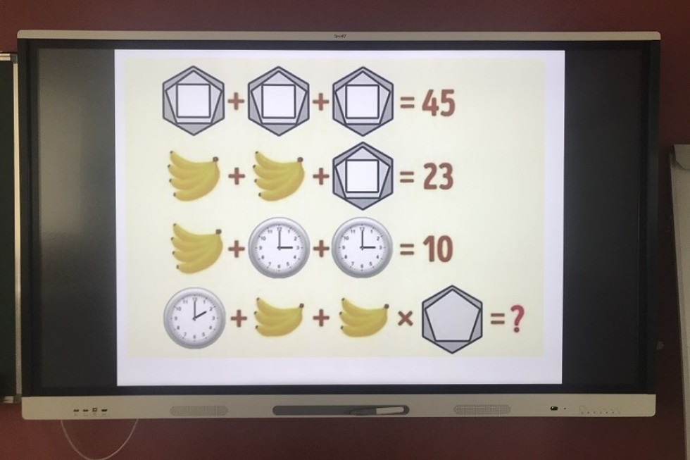 Интеллектуальная игра в ОШ 'Университетская' Интеллектуальная игра в ОШ 'Университетская'