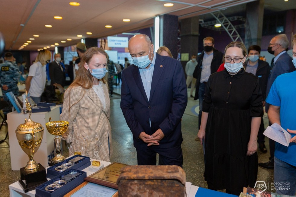 Мы очень рады долгожданной встрече с Вами ? первокурсники! Мы очень рады долгожданной встрече с Вами ? первокурсники!