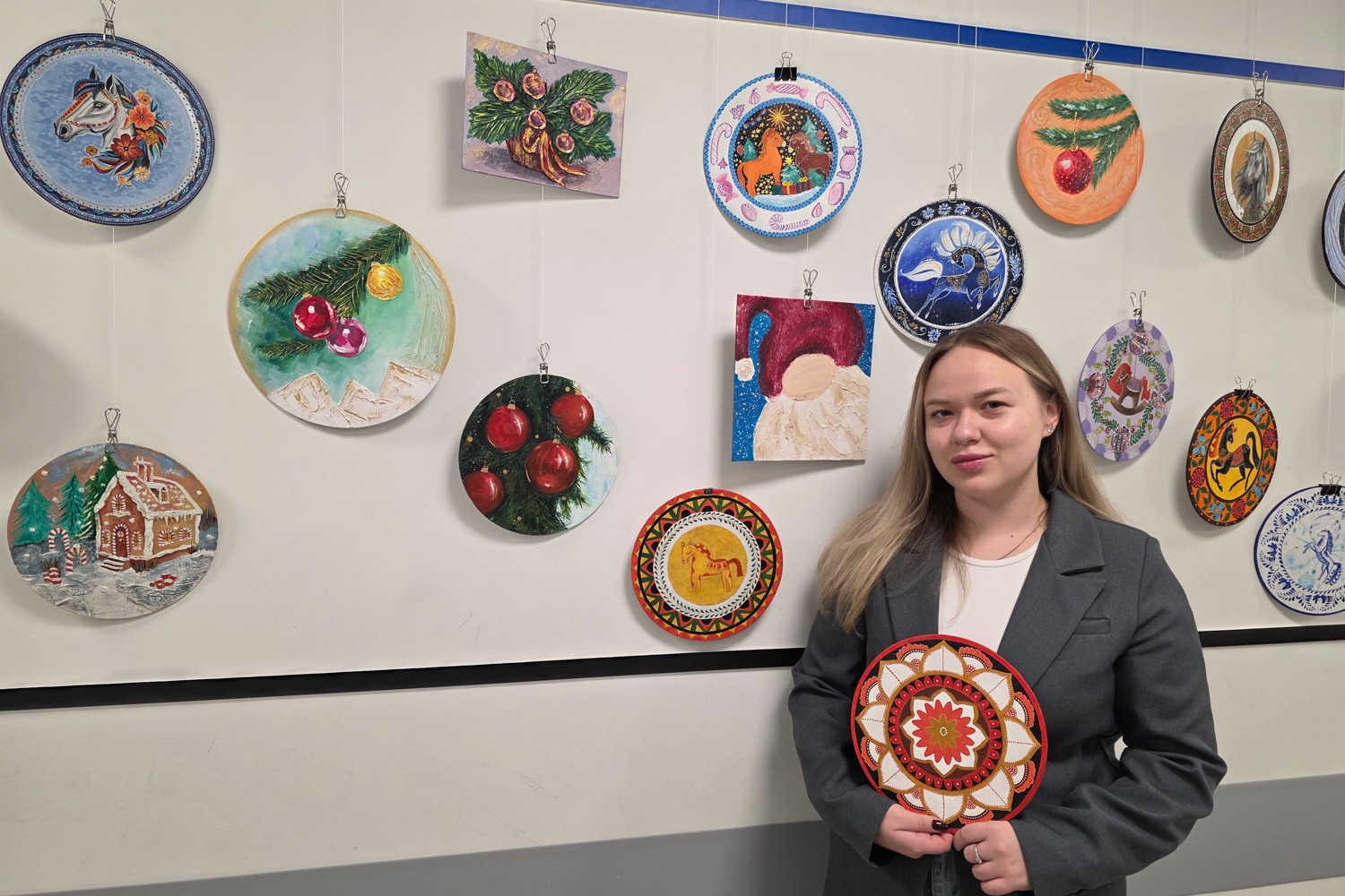 Открылась выставка студенческих работ 'Магия зимнего волшебства' Открылась выставка студенческих работ 'Магия зимнего волшебства'