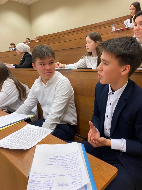 Лев Толстой исемендәге фәнни конференция-конкурсның йомгаклау турында 'Татар әдәбиятының мөһим мәсьәләләре' дип исемләнгән юнәлештә 51 укучы эзләнү эше тәкъдим итте Лев Толстой исемендәге фәнни конференция-конкурсның йомгаклау турында 'Татар әдәбиятының мөһим мәсьәләләре' дип исемләнгән юнәлештә 51 укучы эзләнү эше тәкъдим итте