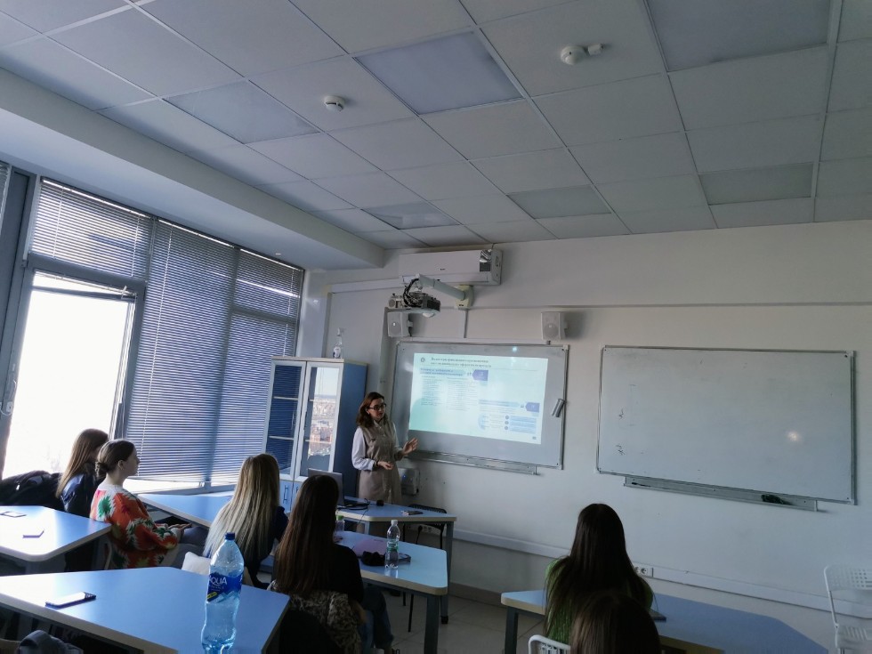 Студенты-социологи приняли участие в обсуждении исследования деятельности волонтеров финансового просвещения Студенты-социологи приняли участие в обсуждении исследования деятельности волонтеров финансового просвещения