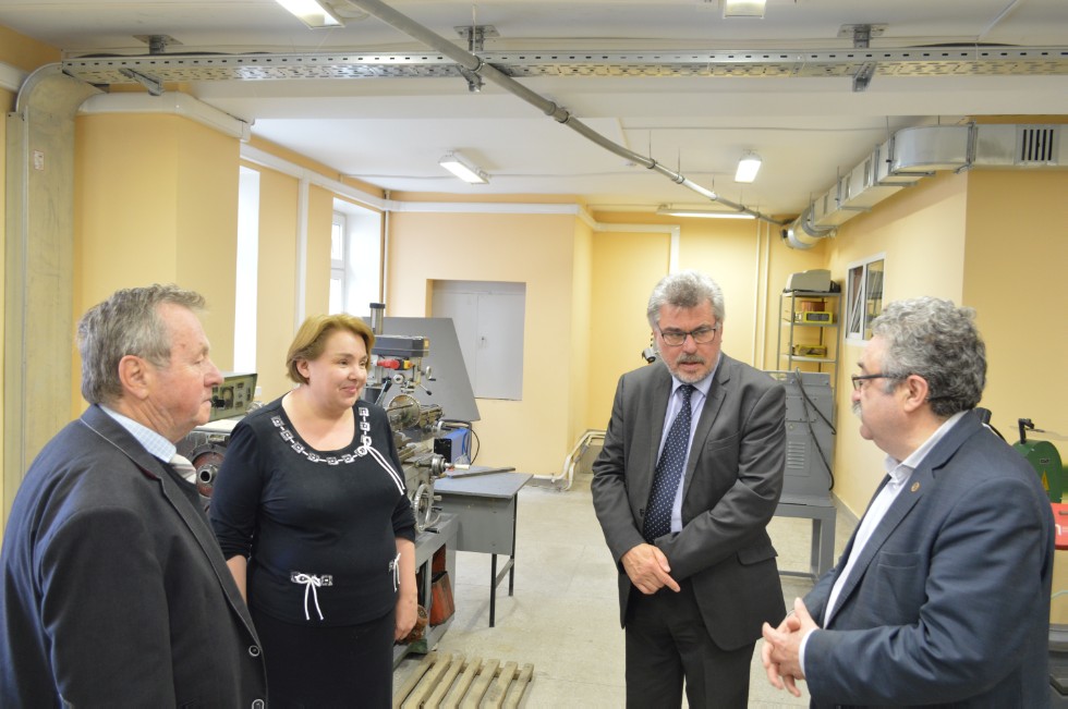 2 ���� ���������� �������� ��� �������� ��������� �� ������������� ������ ����� ���� ������� � ��������� �������� ����� ������ ������ ������������ ��.������� ������ (�������)