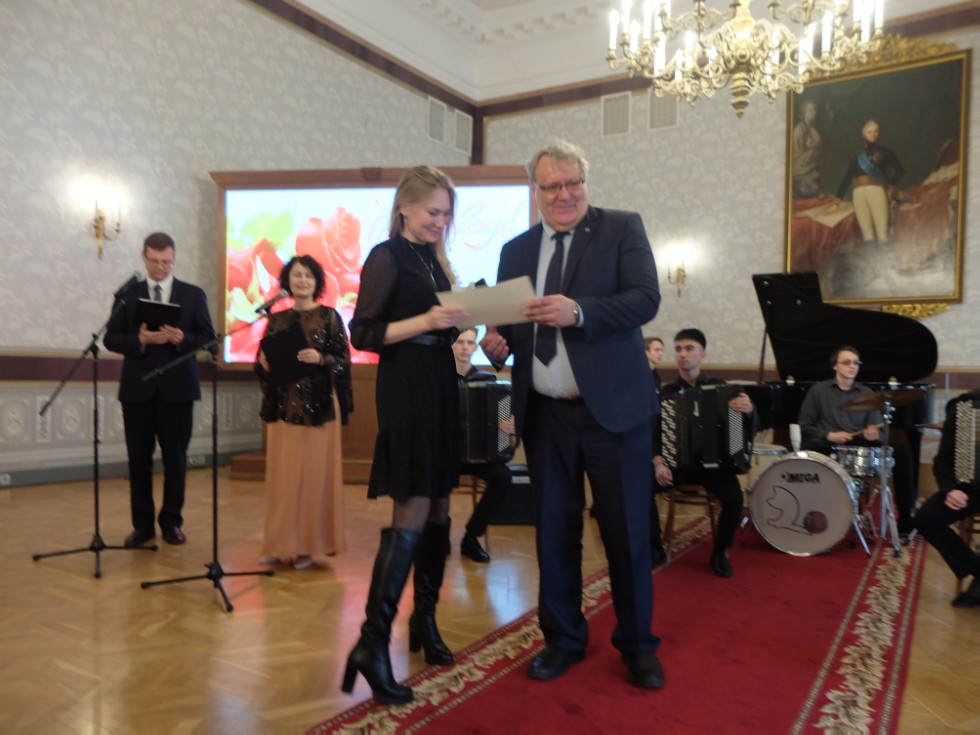 ����������� ����� ������ 8 �����.