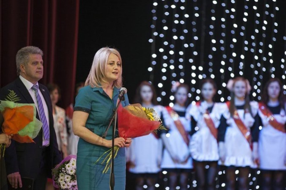 Director of Yelabuga Institute of KFU congratulated school graduates Director of Yelabuga Institute of KFU congratulated school graduates
