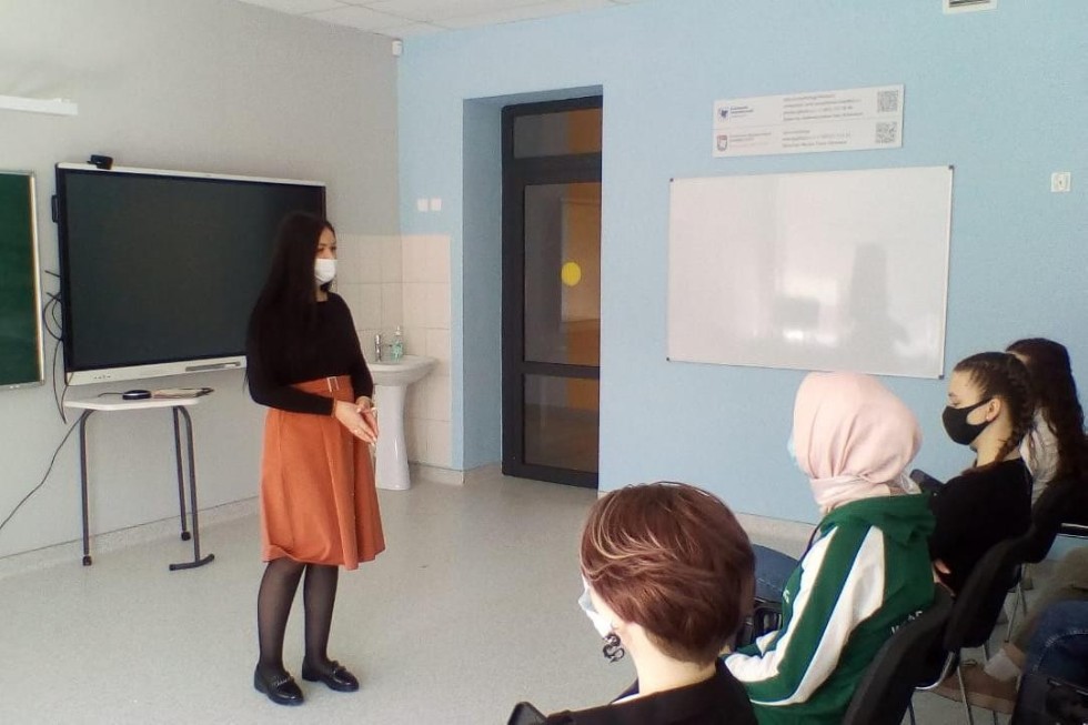 Студенты встретились с педагогом-психологом 'Университетской' школы Студенты встретились с педагогом-психологом 'Университетской' школы