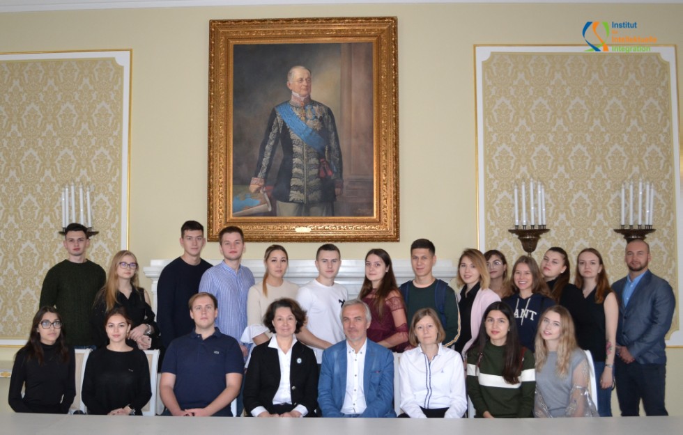 ������������� ���������� ��������� ������� ���������������� � �������������� ���������� � �. ����, �������