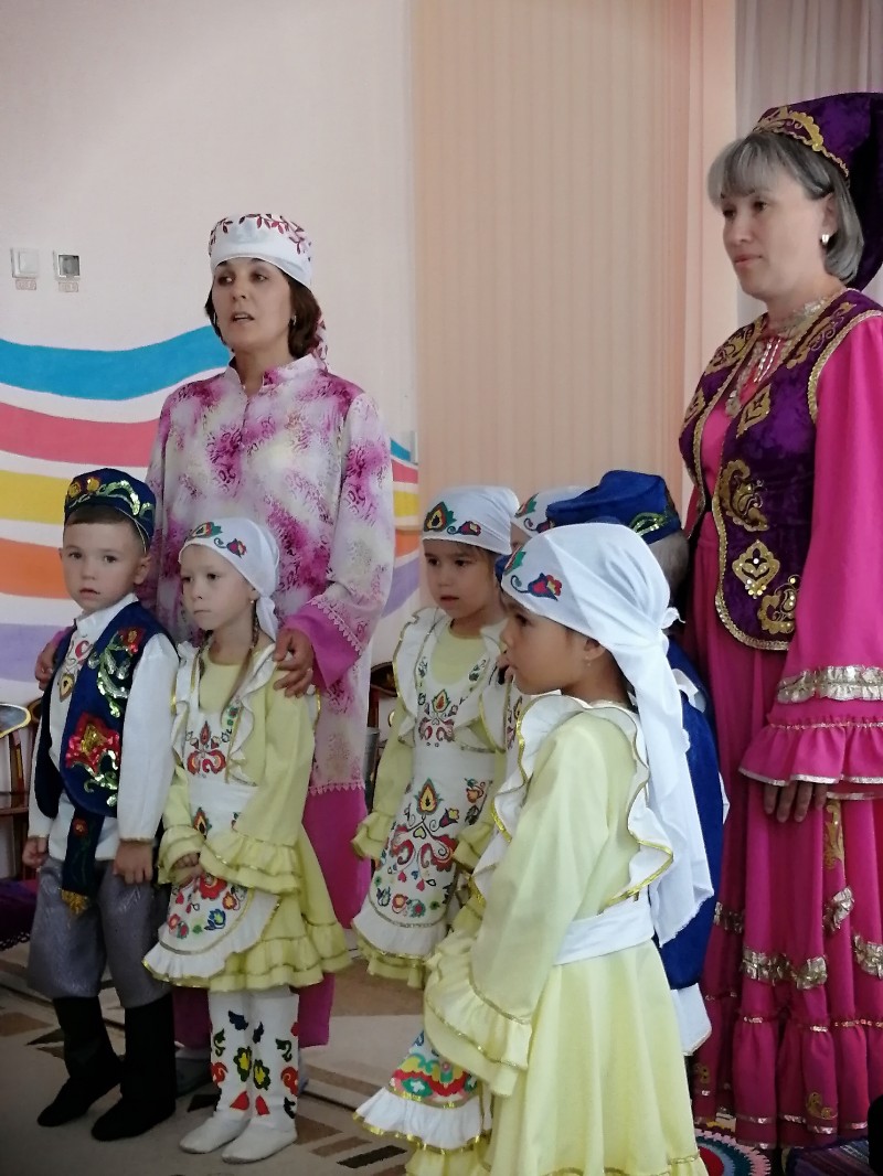 Мамадыш шəһəрендə август конференциясе кысаларында методик утырышта тɵбəк компонентын тормышка ашыру аша мəктəпкəчə яшьтəге балаларга əхлакый, патриотик тəрбия бирү мəсьəлəлəре каралды Мамадыш шəһəрендə август конференциясе кысаларында методик утырышта тɵбəк компонентын тормышка ашыру аша мəктəпкəчə яшьтəге балаларга əхлакый, патриотик тəрбия бирү мəсьəлəлəре каралды