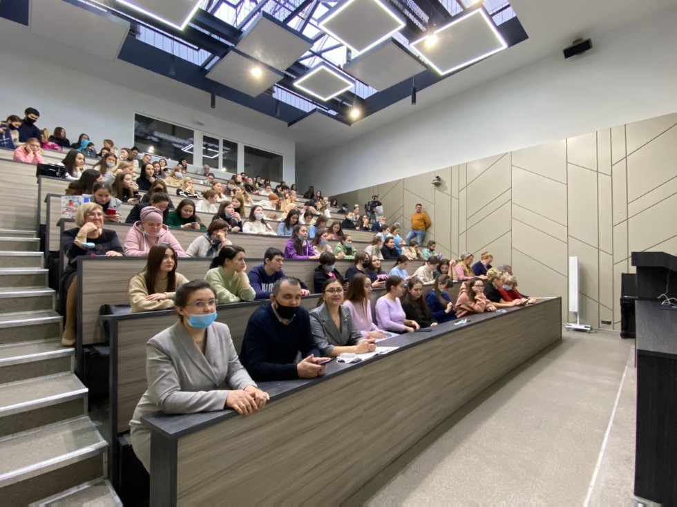 Бу кырлар, бу үзәннәрдә минем үзем генә белгән эзем бар... Бу кырлар, бу үзәннәрдә минем үзем генә белгән эзем бар...