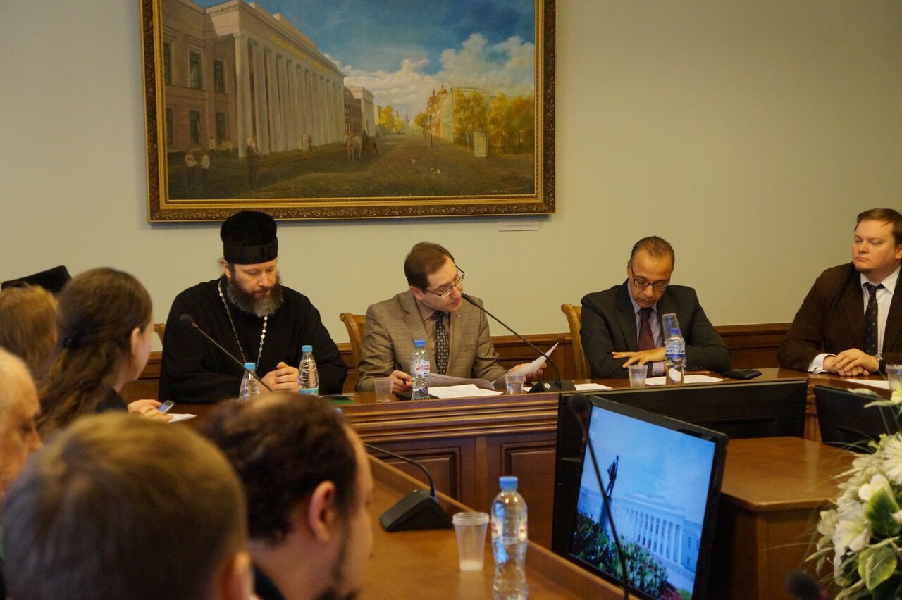 На Юридическом факультете КФУ провели круглый стол 'Межконфессиональное согласие и права человека: опыт Республики Татарстан' На Юридическом факультете КФУ провели круглый стол 'Межконфессиональное согласие и права человека: опыт Республики Татарстан'