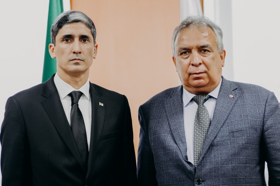 � ������ ���������� ������������� �����������, ����������� 30-����� ������������ ��������������� ��������� ����� �������������� � ���������� ����������