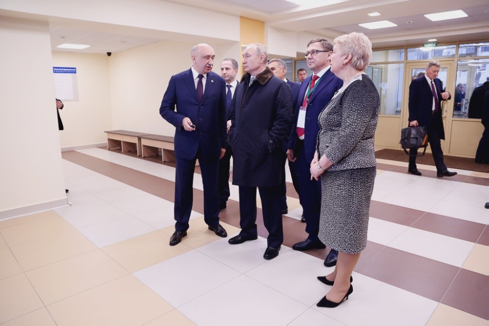 President of Russia Vladimir Putin Toured Kazan University's Medical Cluster