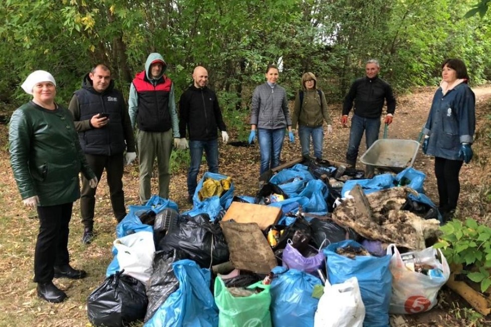 Состоялся экологический субботник в парке физкультуры Состоялся экологический субботник в парке физкультуры