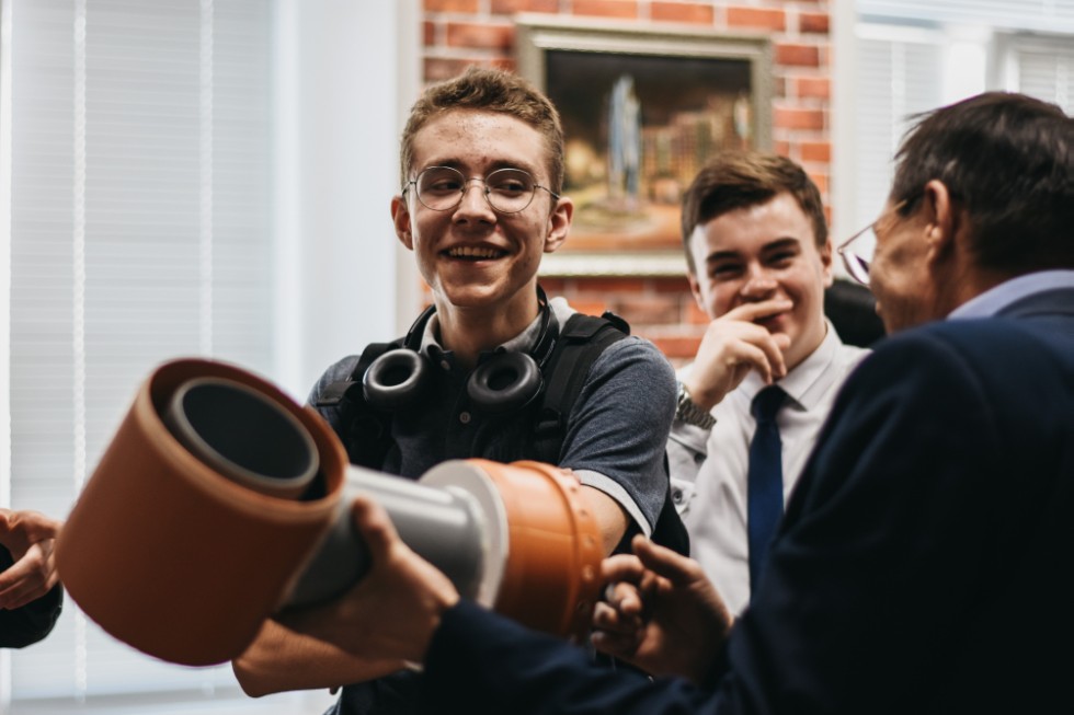 ����� ��������� ���� ������������� 