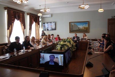 21- 22 марта 2015 года юридический факультет КФУ стал первой площадкой в России, собравшей локальные группы Европейской Ассоциации Студентов - Юристов (ELSA) из Москвы, Санкт-Петербурга, Калининграда, Казани и гостей из Германии. 21- 22 марта 2015 года юридический факультет КФУ стал первой площадкой в России, собравшей локальные группы Европейской Ассоциации Студентов - Юристов (ELSA) из Москвы, Санкт-Петербурга, Калининграда, Казани и гостей из Германии.