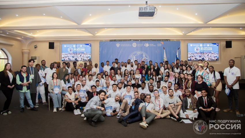 A student of Elabuga Institute participates in the forum of foreign students