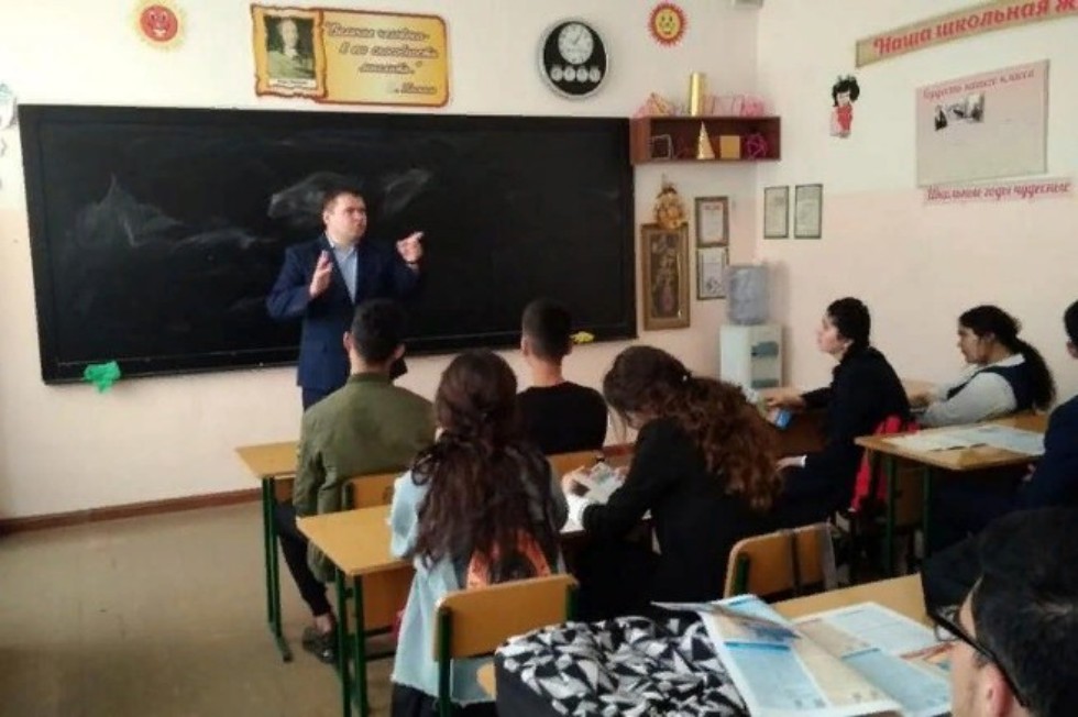 Преподаватель Елабужского института КФУ стал участником международной выставки 'Образование и карьера - 2019' Преподаватель Елабужского института КФУ стал участником международной выставки 'Образование и карьера - 2019'