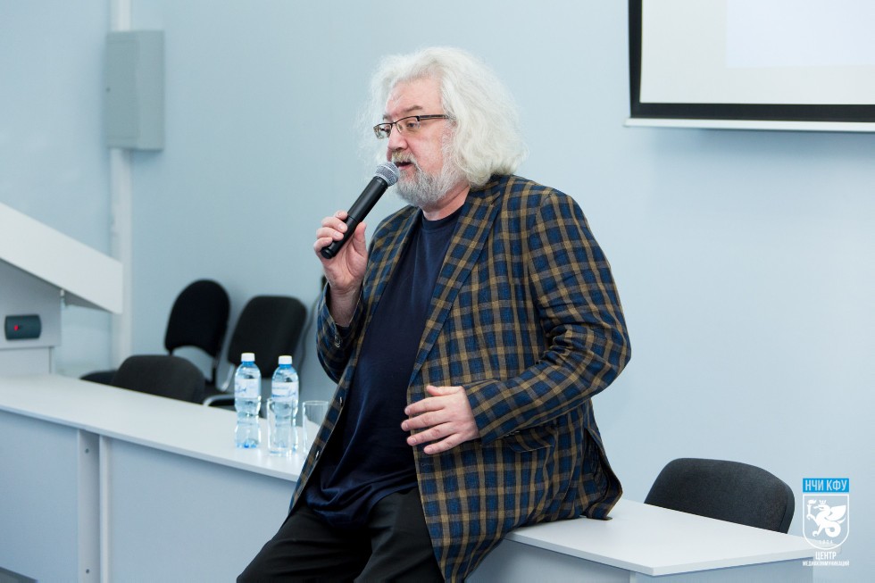 Андрей Максимов: 'Человек сам создаёт тот мир, в котором он живёт' Андрей Максимов: 'Человек сам создаёт тот мир, в котором он живёт'